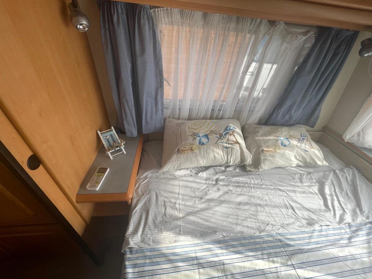 Sea Caravan/Camper On The Beach Kiten  Exterior foto